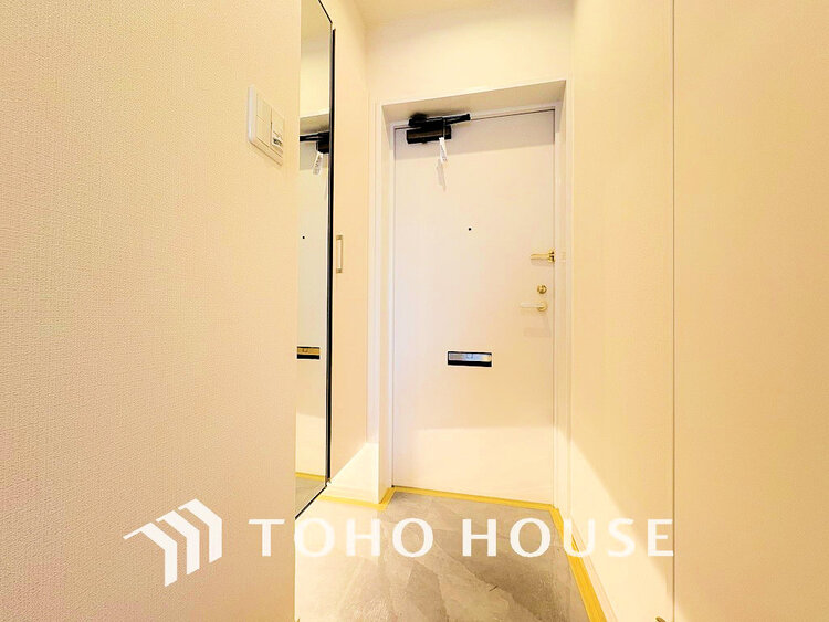 玄関 落ち着いた雰囲気の玄関、家族の帰りを暖かく迎えてくれます