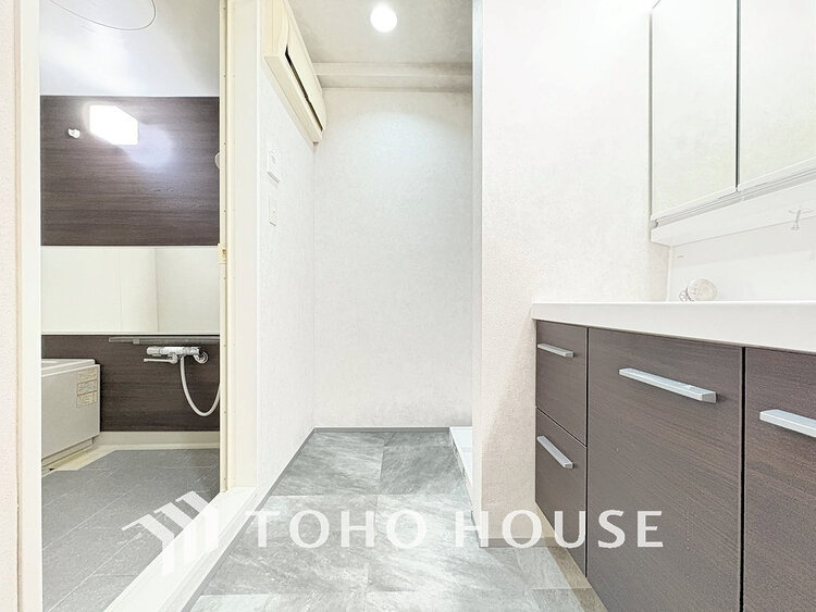 洗面 清潔感のある脱衣場