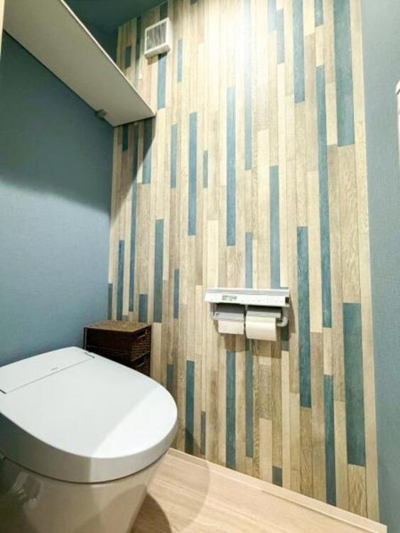 トイレ ウォシュレット、保温機能付き便座など充実の設備です　お掃除がしやすくストレスフリー！！