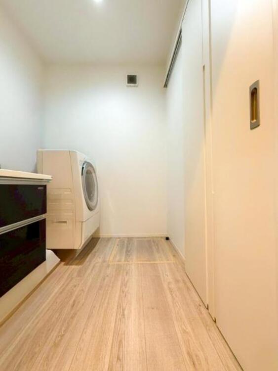 洗面 使用頻度の高い場所だからこそ便利な空間に。多人数での使用も考えた便利な空間です