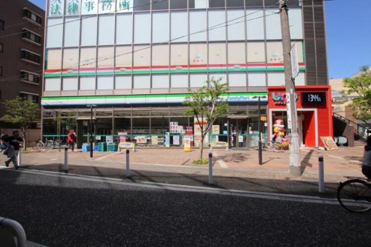 その他 ファミリーマートよろづやペアナード店まで約323ｍ