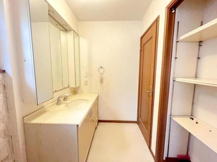 洗面 【2025年12月撮影】収納付き洗面脱衣所
