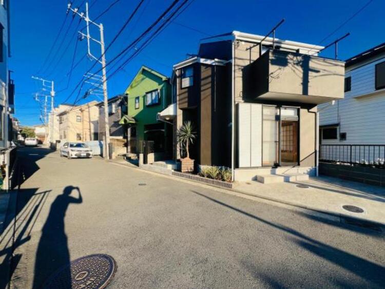 外観 ●〇光と風が行わたる開放感あふれる邸宅　春には気持ちの良いそよ風、冬には朝の暖かな光　季節の移り変わりを感じる暮らしを実現。四季の移ろいを感じる事ができる住宅は生活に潤いを与え、豊かな心を育みます〇●