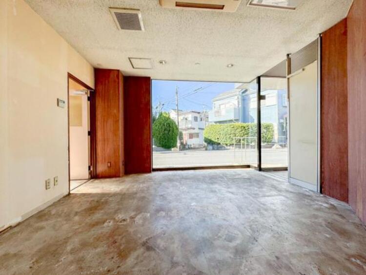 内装 自分の時間を充実させながら心豊かにできるプライベート空間！！穏やかな寛ぎを届ける仕様のゆとりある居室。個室のお部屋が欲しいという要望に応える設計で、過ごす時間が長くてもゆったり落ち着いて過ごせそう！！