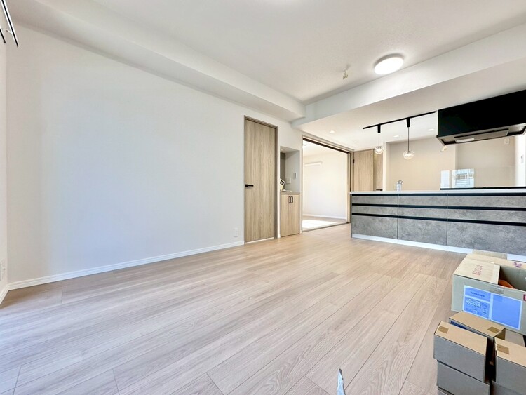 居間 居心地の良い空気感は、暮らしのステージを彩り、心からのやすらぎと満足感を与えてくれます。