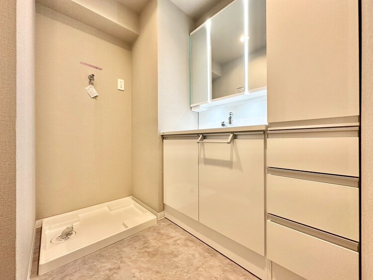 洗面 清潔感と心地よさを重視した、上質感漂うパウダールーム。