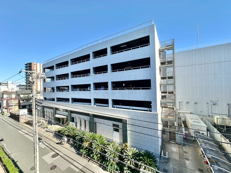 バルコニー 頬をなでる、優しい風を感じることが出来ます。