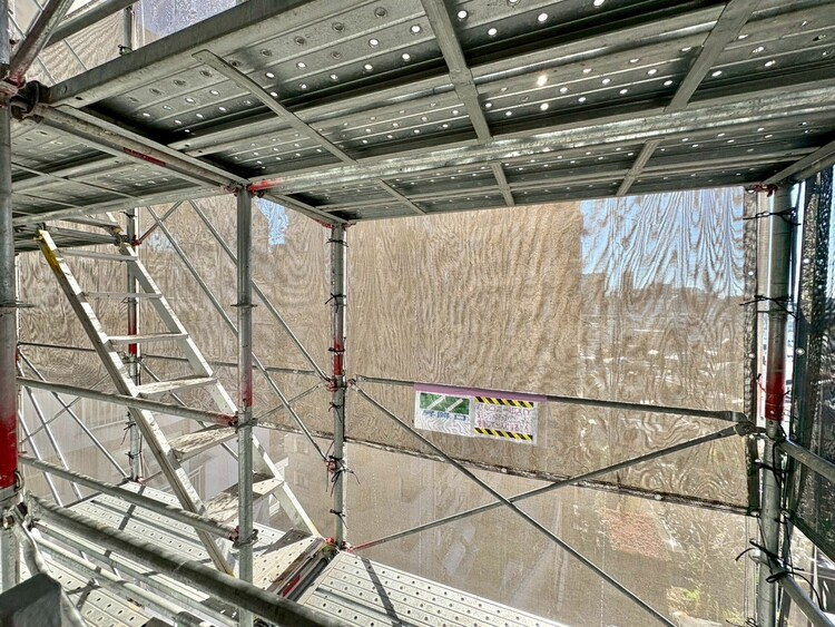 バルコニー 窓を開けると広がる青空。心をリフレッシュして日々を過ごしていきましょう。