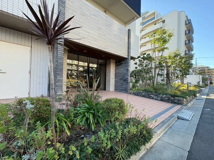 エントランス 外と内をつなぐエントランスは、まさに顔となる場所。