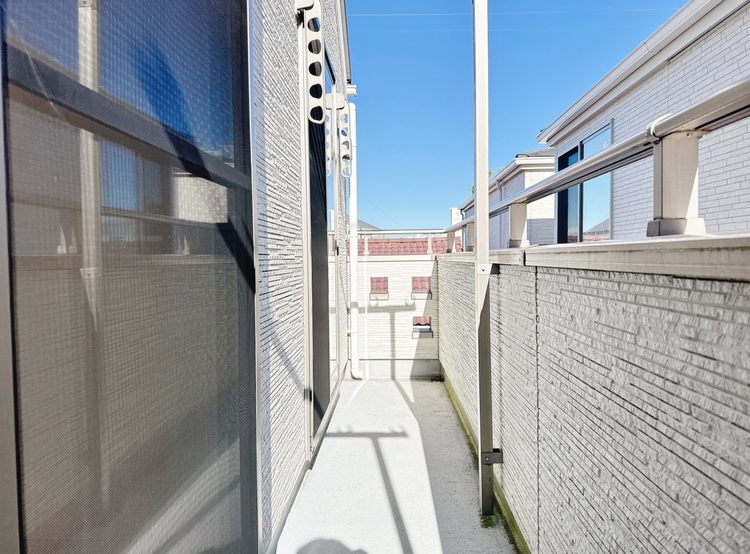 バルコニー 暮らしの中で、光と風を演出してくれるバルコニー。