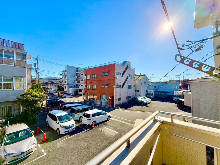 バルコニー 頬をなでる、優しい風を感じることが出来ます。