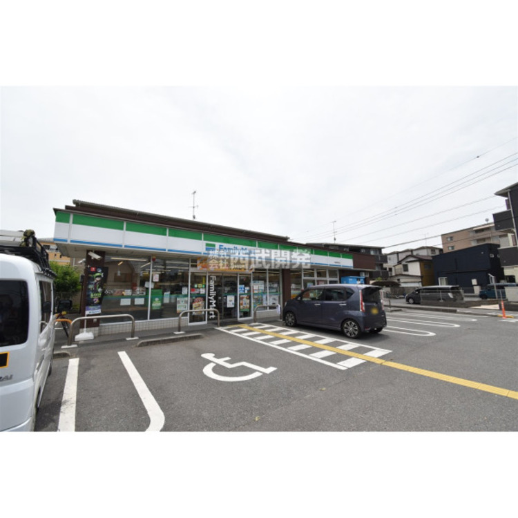 周辺 ファミリーマート(約680m)