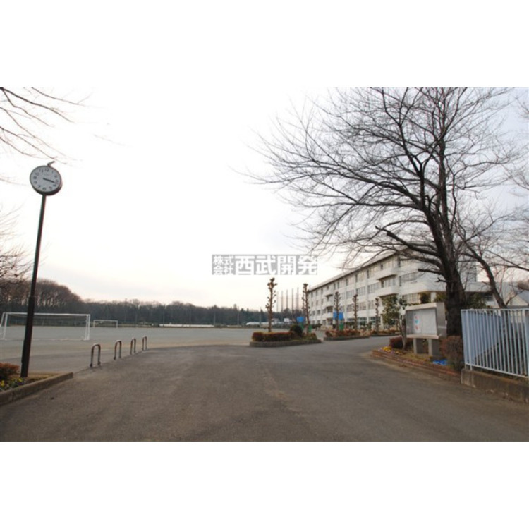 周辺 高階西中学校(約850m)