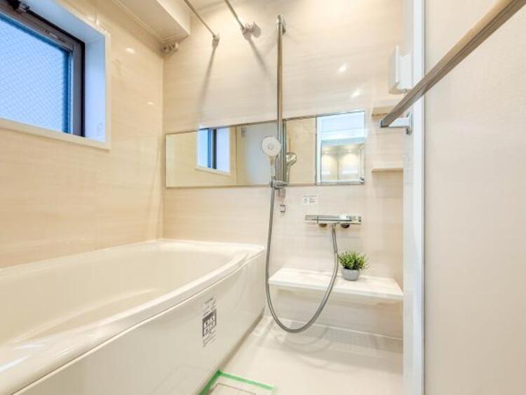 風呂 １日の疲れを癒してくれる広々とした浴室は癒しの空間としてカスタマイズが可能です。