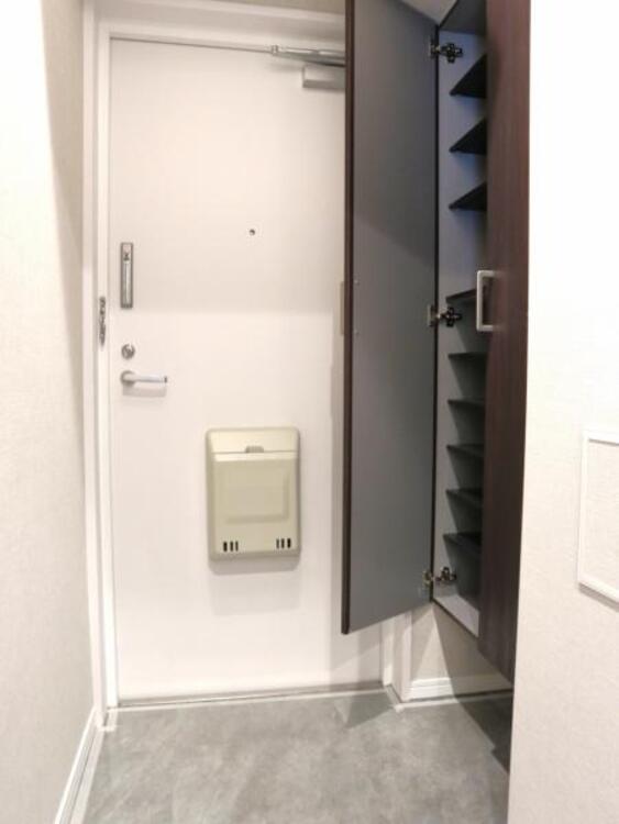 収納 玄関には収納豊富なシューズクローゼットも完備。雑多な玄関でなくスッキリ空間にできるよう設計しました。