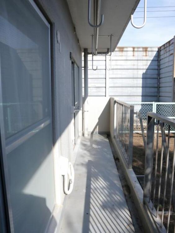 バルコニー 風通しのよいバルコニー。お洗濯物も乾かしやすいですね。