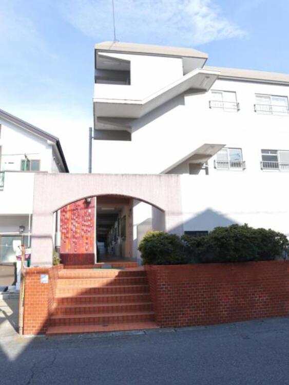 エントランス 居住者の帰り、訪れる方を優しく迎えてくれるエントランスです。