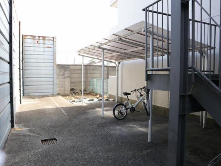 その他 屋根がついた駐輪場、自転車も濡れにくいです。