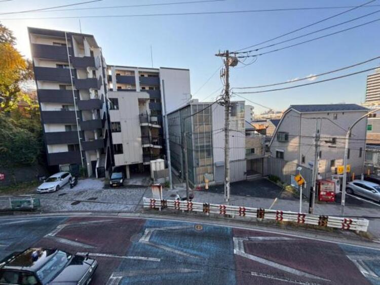 その他 ほっと一息つきたい時に望むこの眺望。リラックスできる空間になりますね。 