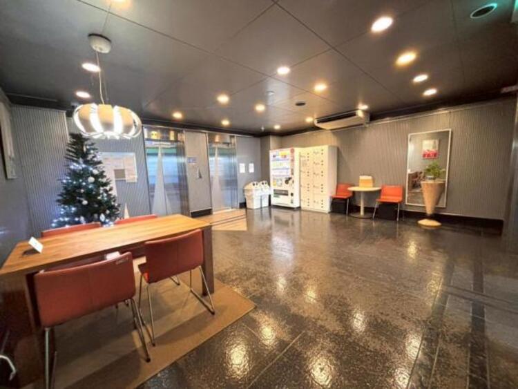 その他 ロビーは、まさに顔となる場所。シンプルながらも格調高い雰囲気を漂わせて上質な空間。 