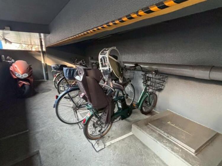 その他 管理の行き届いた駐輪場は屋根付きで雨の日も安心です。 