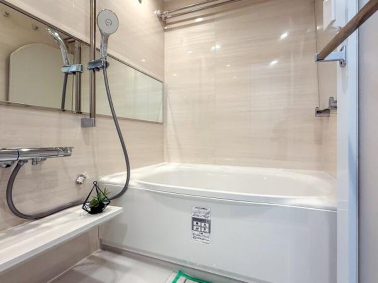 風呂 １日の疲れを癒してくれる広々とした浴室は癒しの空間としてカスタマイズが可能です。