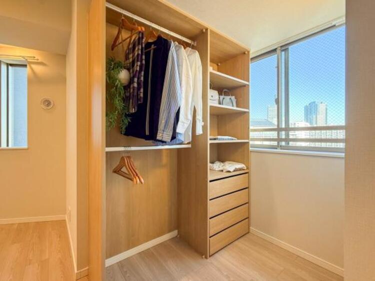 収納 【家具・小物（調度品）は販売価格に含まれません】広々とした収納スペースがあり、衣類や日用品をすっきり整理できます。