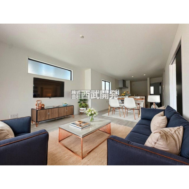 居間 配置してある家具や小物はCGによるイメージです。