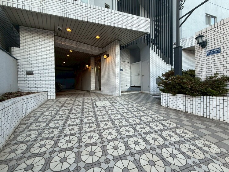 その他 上質感漂う玄関アプローチです。