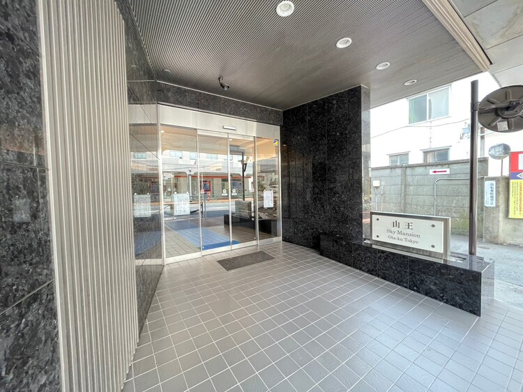 その他 上質感漂う玄関アプローチです。