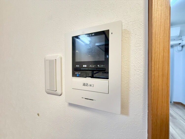 その他 誰が来てもわかる様にモニター付きインターホンを設置。