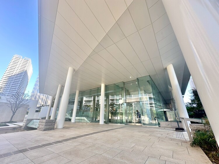 その他 上質感漂う玄関アプローチです。