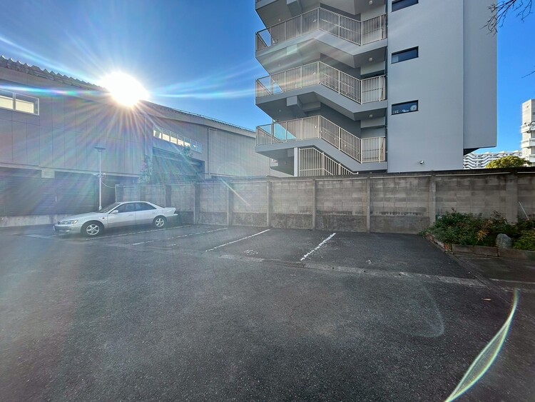 その他 駐車スペースが嬉しいですね。※空き状況は都度ご確認下さい。