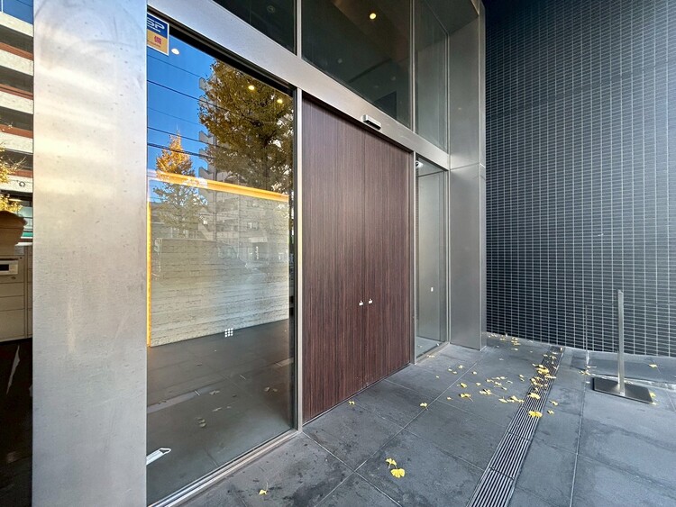 その他 上質感漂う玄関アプローチです。