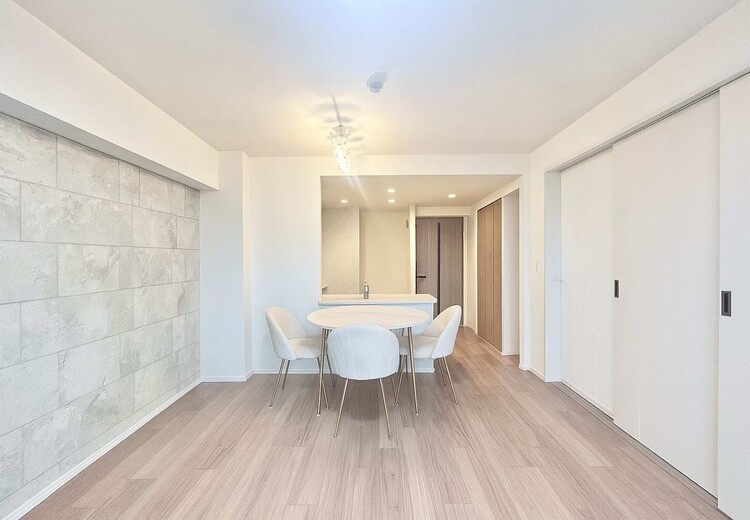 その他 ※家具消し加工をしてます家族団らんのリビングスペースはナチュラルテイストを基調としたとても居心地の良い空間。いつしか、ご家族のみなさんが自然と集まる空間に☆