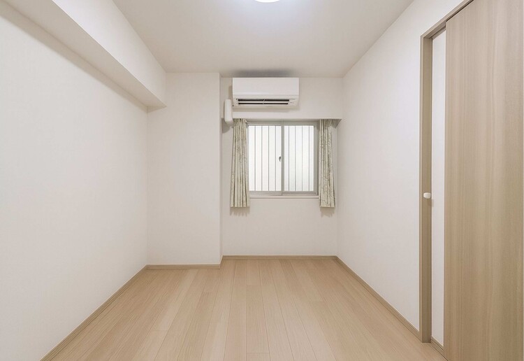 その他 ※家具消し加工をしてますプライベートなお部屋では静かに時を過ごしたい。読書をして、物思いにふける・・光りに満たされた安らぎの空間を演出しています。