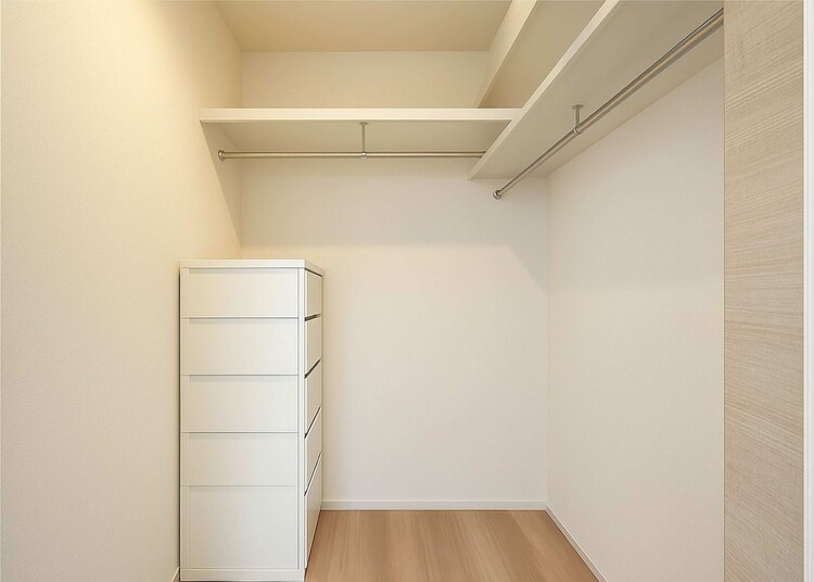 その他 ※家具消し加工をしてます何より、中に入れば全ての服が見てわかるので選択しやすいんです。朝の忙しいときなど便利だな〜と思いますよ。一つのスペースで済むって所がいいんですよね