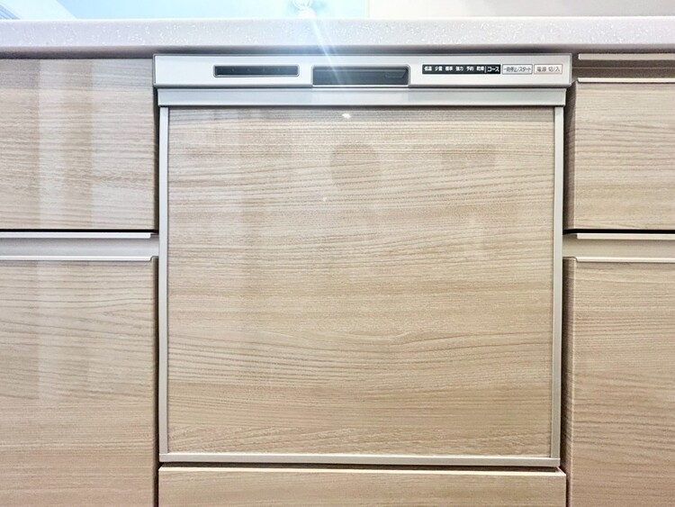 その他 食器洗いのわずらわしさから開放してくれる嬉しい設備。後片付けの手間を減らし奥様の時間を有効活用できます。お湯と洗剤を使う機会が少なくなるため、手荒れ防止にも。