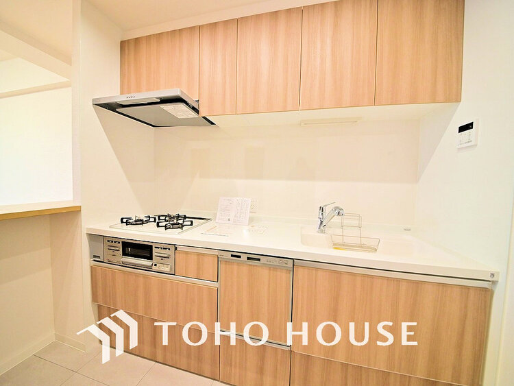 キッチン シンプルな部屋の雰囲気に溶け合うナチュラルキッチン