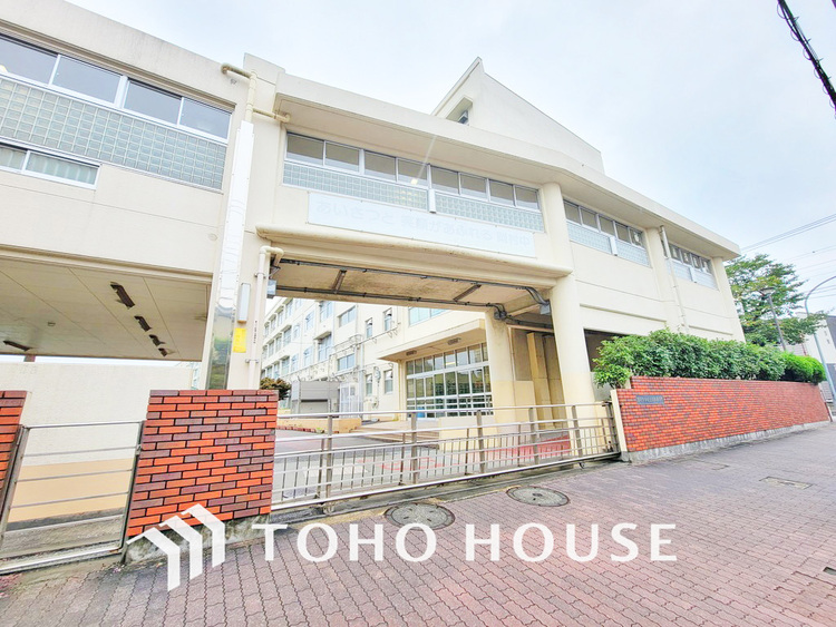 周辺 横浜市立岡村中学校　距離600ｍ