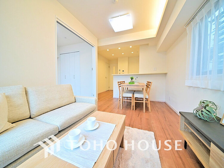 内装 広がりのある住空間、家族が集まるリビング・ダイニング