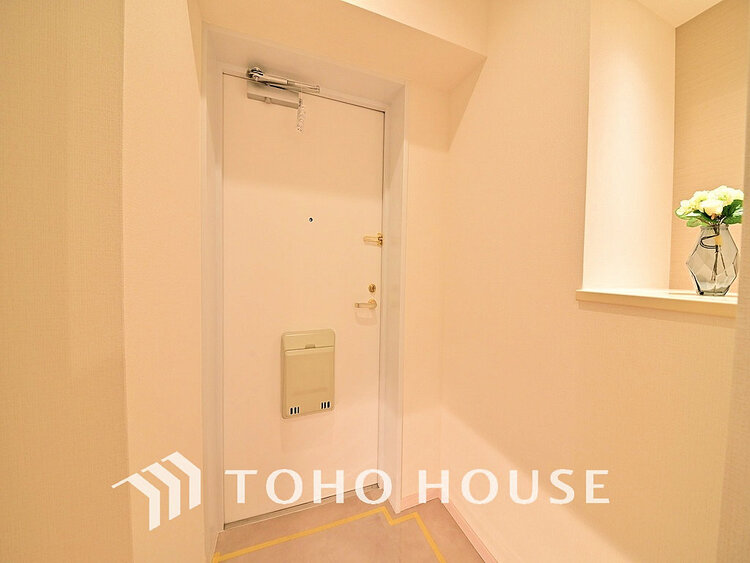 玄関 落ち着いた雰囲気の玄関、家族の帰りを暖かく迎えてくれます