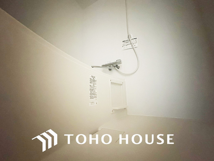 風呂 一日の疲れを癒すバスルームは、心地よいリラックスを叶える清潔感溢れる空間