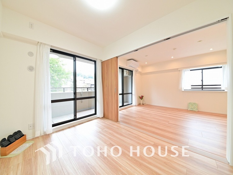 内装 1日の疲れを癒し、心地よく寛げるようゆったりとした広さをしています