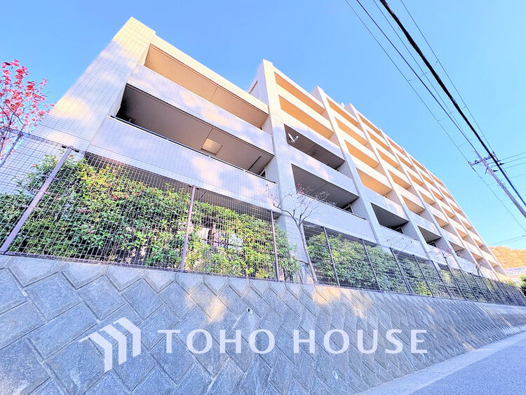 外観 〜南西向き・三方角部屋〜3面バルコニーのため通風良好〜大切なペットと暮らせます〜