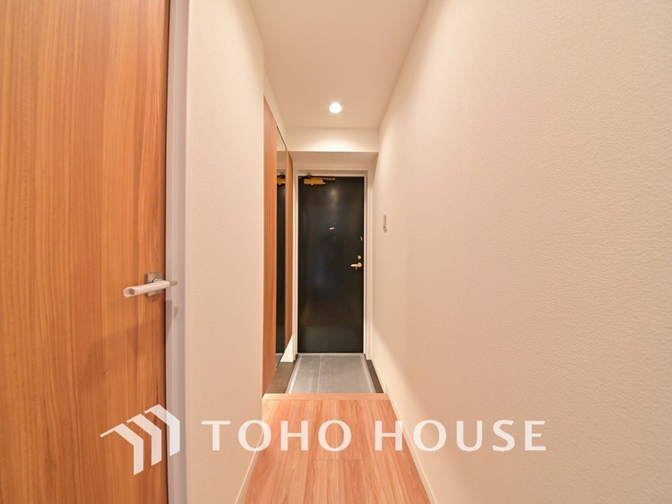 玄関 落ち着いた雰囲気の玄関、家族の帰りを暖かく迎えてくれます