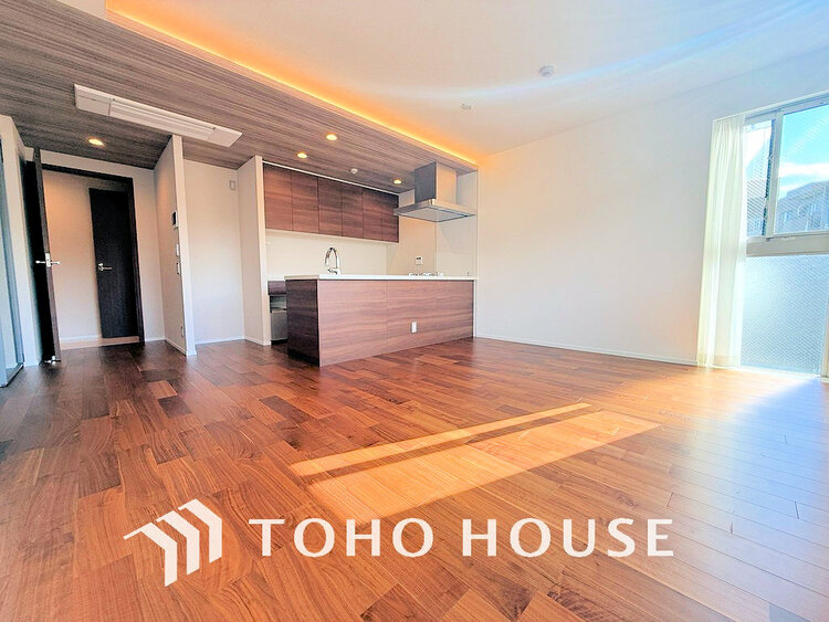 内装 家族みんなが爽やかに過ごせるように、光をたっぷり取り込んだLDK