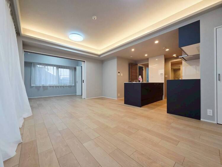 キッチン 【リビング】充実した生活は伸びやかな居室空間から始まります。