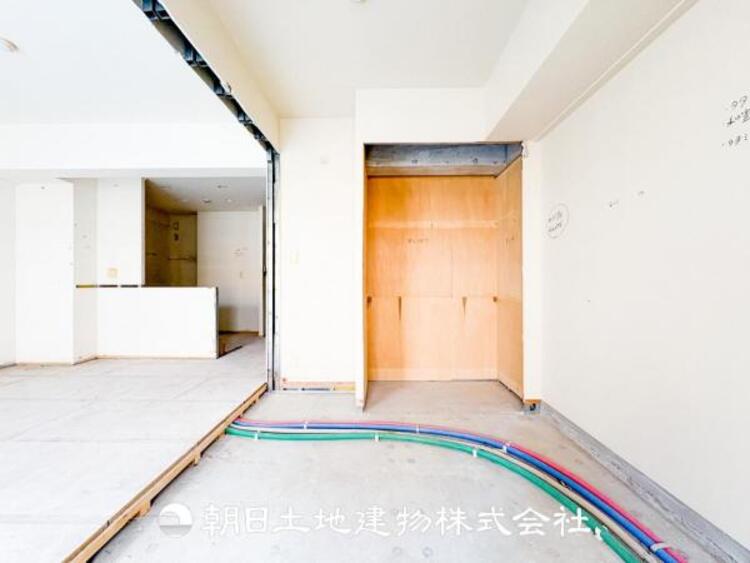 居間 大切な人とともに、心穏やかに過ごすひとときになるリビング。