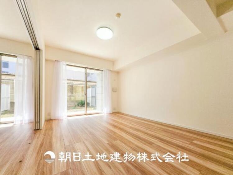 居間 【リビング】大切な人とともに、心穏やかに過ごすひとときになるリビング。